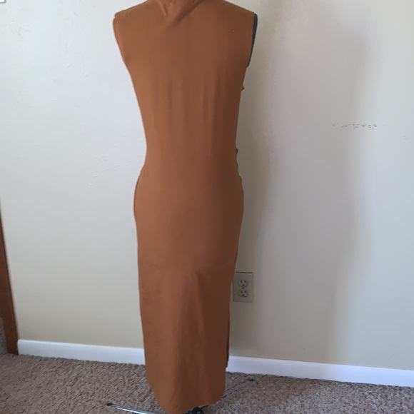 Women’s Fashion on Earth rust colored sheath  dress - Picture 4 of 5